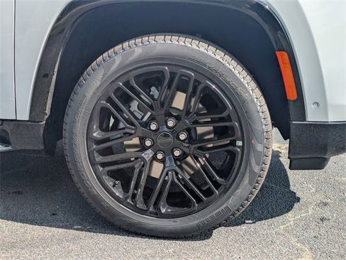 New 2025 Jeep Wagoneer Series II w/ Premium Group I image 11