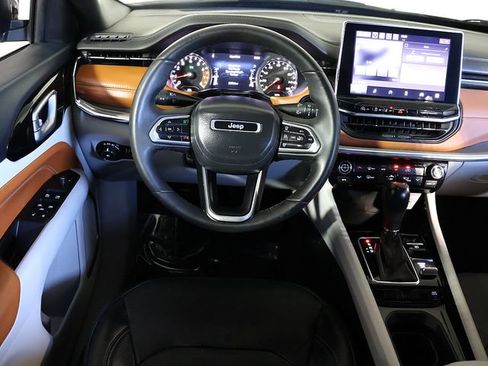 Used 2023 Jeep Compass Limited AWD/4WD image 3