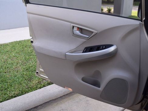 Used 2010 Toyota Prius FWD image 70