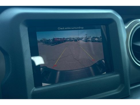 Used 2022 Jeep Gladiator Sport AWD/4WD image 26