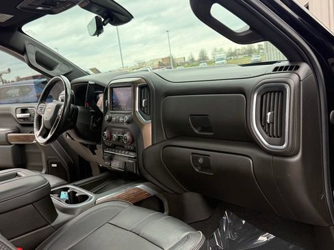 Used 2022 Chevrolet Silverado 2500 High Country w/ Z71 Off-Road Package image 18