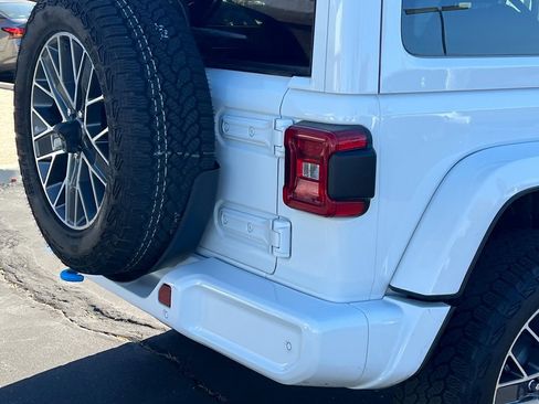 Used 2024 Jeep Wrangler High Altitude image 19