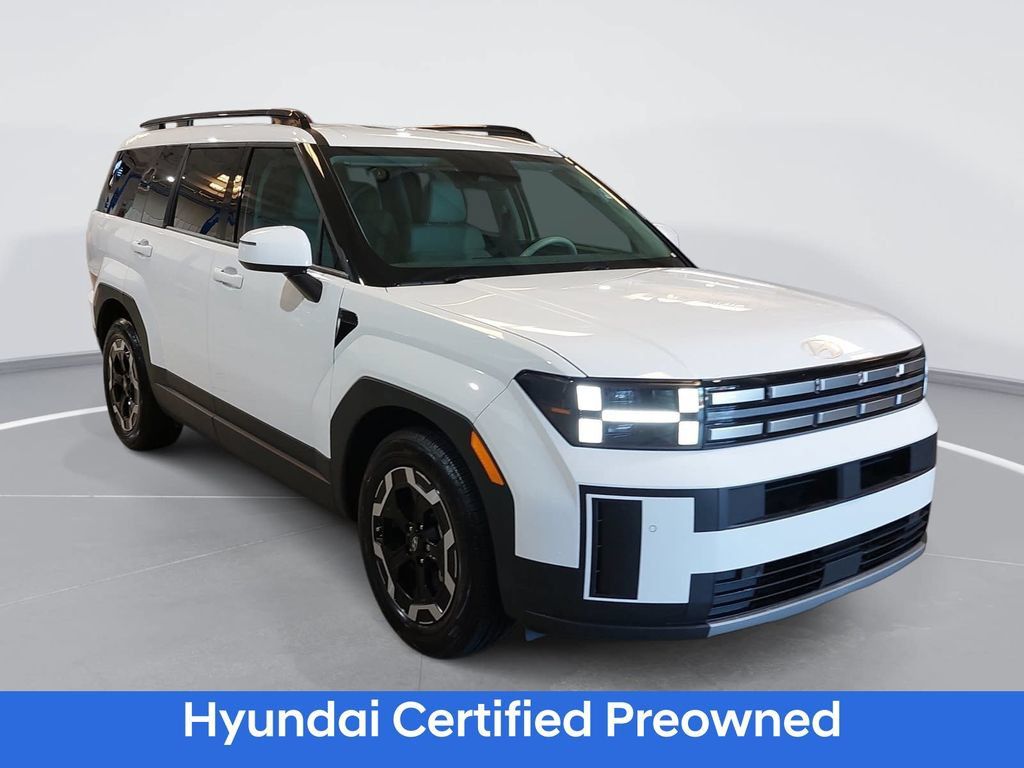 Used 2025 Hyundai Santa Fe SEL FWD image 3