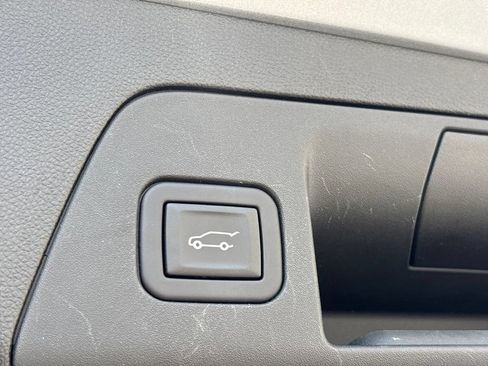 Used 2023 Buick Envision Avenir FWD image 35