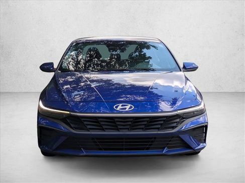 Used 2024 Hyundai Elantra SEL FWD image 2