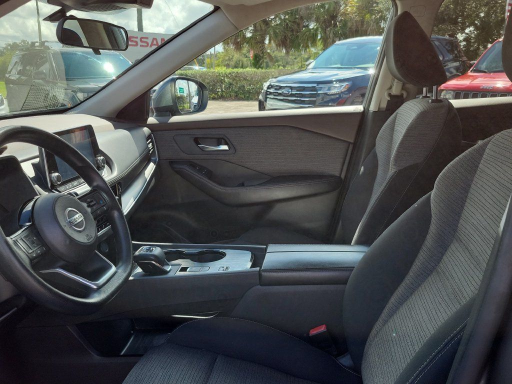 Certified 2021 Nissan Rogue SV FWD image 17