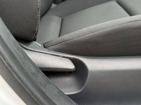 Used 2025 Toyota Corolla LE FWD image 28