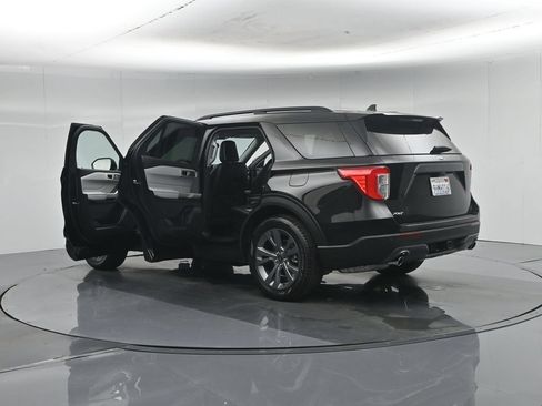 Used 2023 Ford Explorer XLT w/ Equipment Group 202A RWD image 36