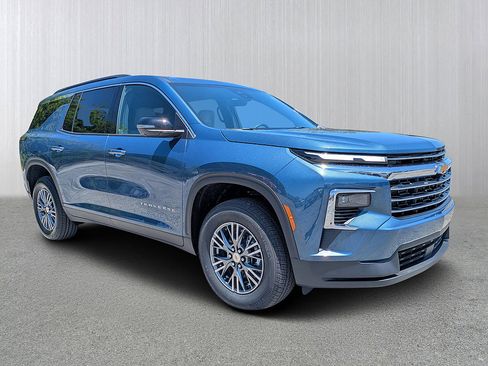 New 2026 Chevrolet Traverse LT w/ Driver Confidence Package FWD image 1