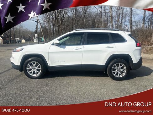 Used 2016 Jeep Cherokee Latitude w/ Cold Weather Group image 1