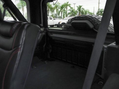 Used 2018 Jeep Wrangler Unlimited Rubicon image 42