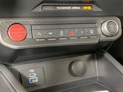 Used 2025 Ford Mustang Premium image 17