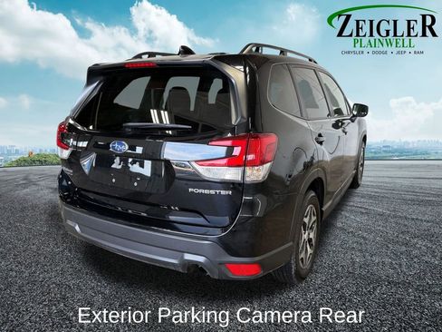 Used 2024 Subaru Forester Premium image 7