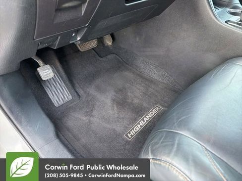 Used 2015 Toyota Highlander XLE image 28