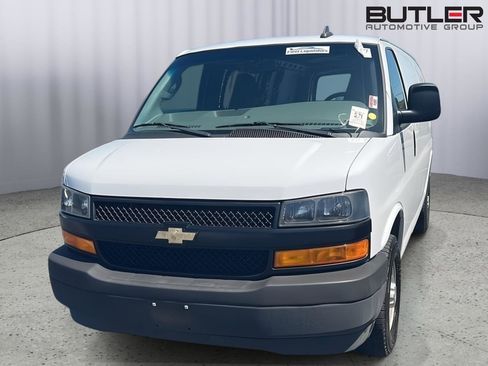 Used 2020 Chevrolet Express 2500 w/ Enhanced Convenience Package image 3