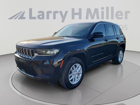 Used 2023 Jeep Grand Cherokee Laredo w/ Luxury Tech Group I RWD image 1