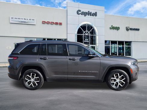 Used 2023 Jeep Grand Cherokee Limited w/ Trailer Tow Prep Group (B) AWD/4WD image 2