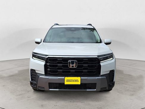 New 2026 Honda Pilot Touring image 8
