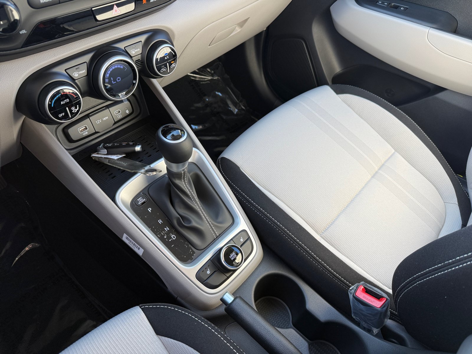 New 2026 Hyundai Venue SEL FWD image 13