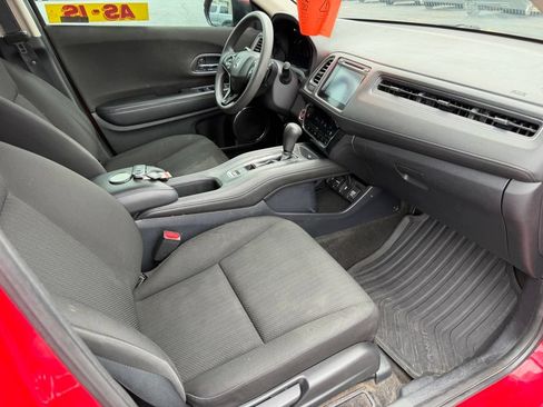 Used 2018 Honda HR-V EX image 16