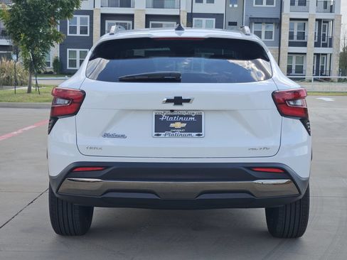 New 2026 Chevrolet Trax ACTIV w/ Sunroof Package FWD image 8