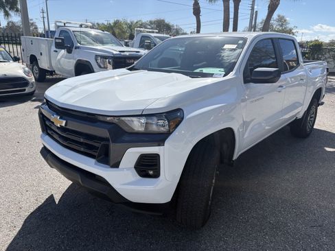 Used 2024 Chevrolet Colorado LT w/ LT Convenience Package II image 3