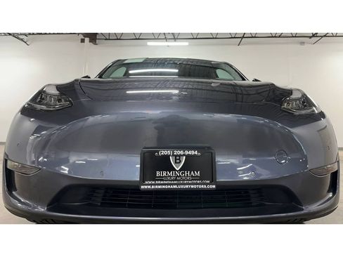 Used 2022 Tesla Model Y Long Range AWD/4WD image 3