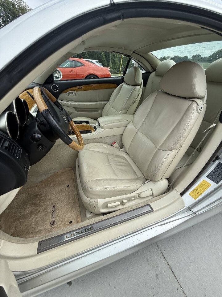 Used 2004 Lexus SC 430 Convertible RWD image 9