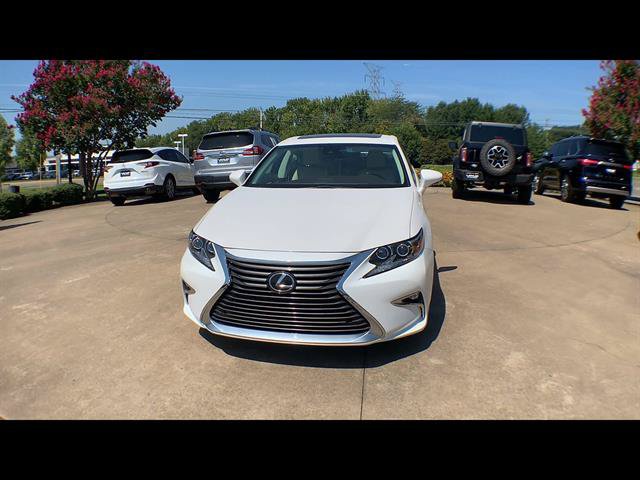 Used 2018 Lexus ES 350 w/ Luxury Package w/Wood Trim FWD image 3