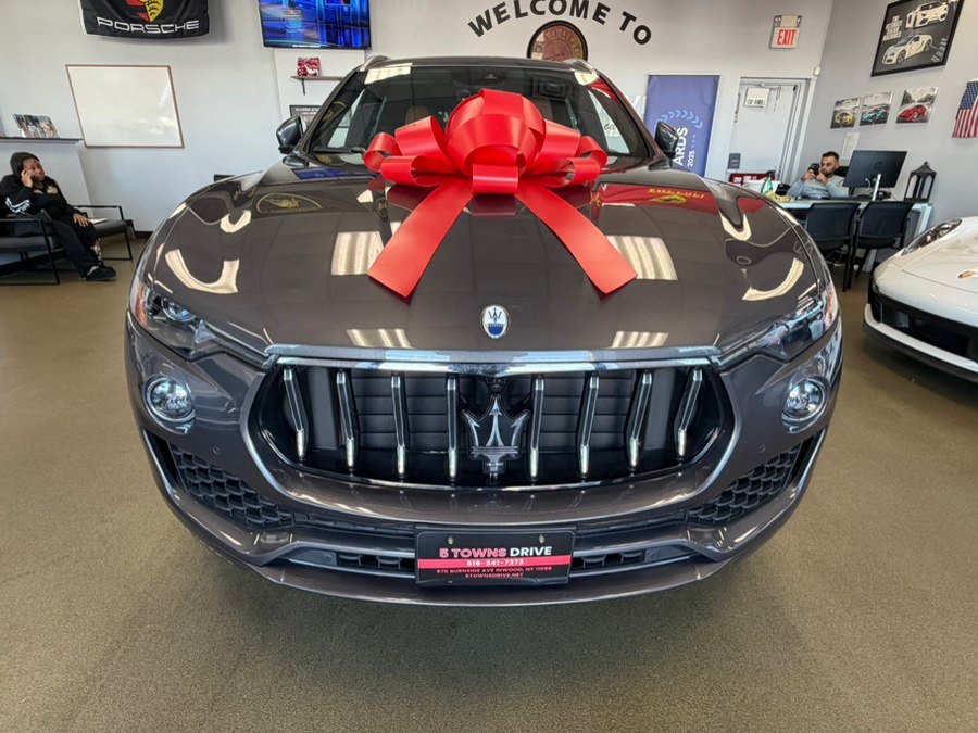 Used 2023 Maserati Levante GT AWD/4WD image 12
