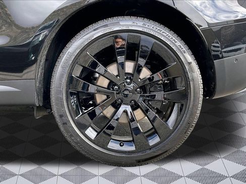 New 2026 Land Rover Range Rover Sport SE AWD/4WD image 18