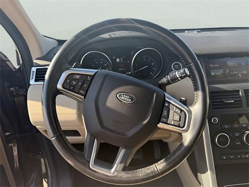 Used 2018 Land Rover Discovery Sport HSE image 13