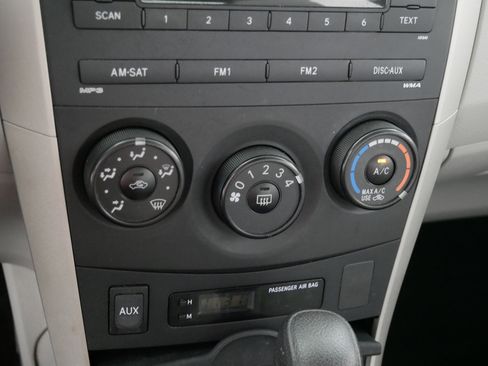 Used 2010 Toyota Corolla LE image 23