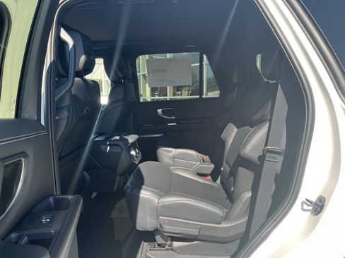New 2026 Ford Expedition Platinum w/ Stealth Appearance Package AWD/4WD image 12