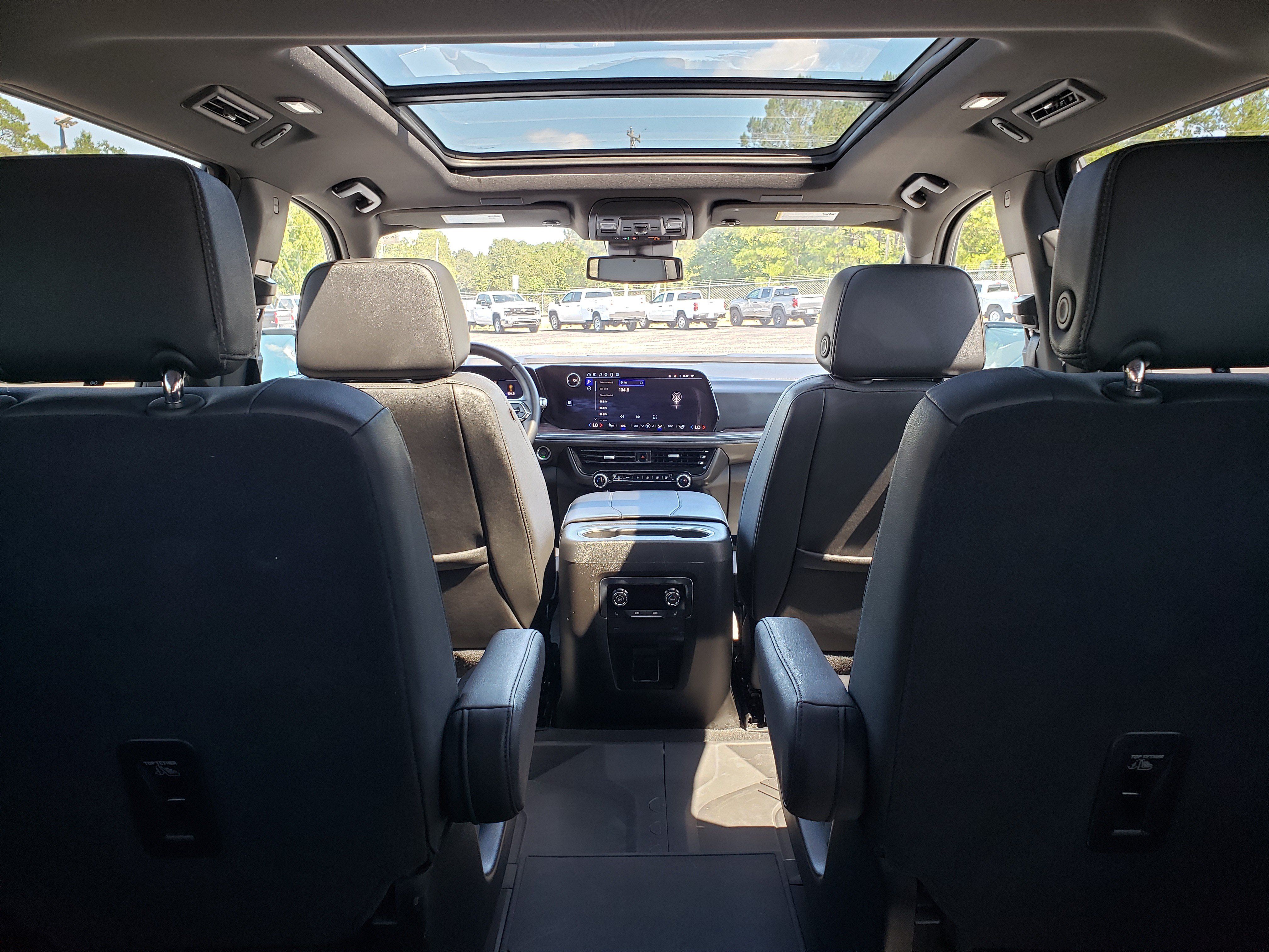 Used 2025 Chevrolet Tahoe Z71 w/ Comfort Package AWD/4WD image 36