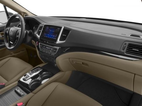Used 2017 Honda Pilot Touring image 16