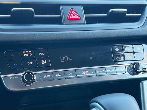 Used 2024 Kia Seltos EX image 16