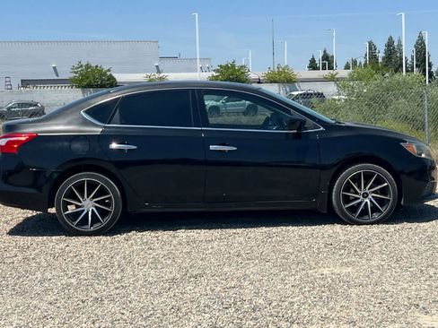 Used 2016 Nissan Sentra S FWD image 9