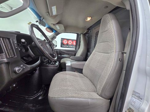 Used 2022 GMC Savana 2500 w/ Driver Convenience Package RWD image 10
