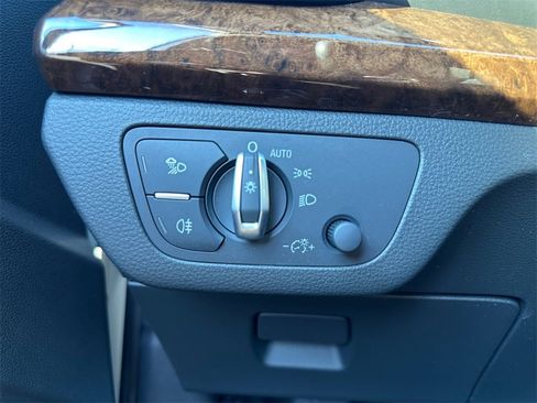 Used 2020 Audi Q5 2.0T Premium w/ Convenience Package image 24