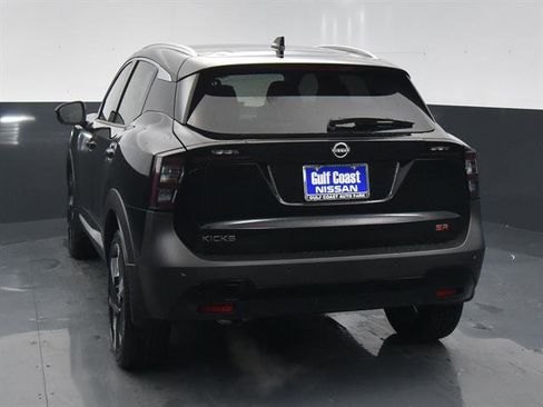 Used 2025 Nissan Kicks SR w/ SR Premium Package FWD image 4