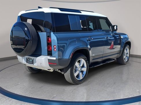 New 2025 Land Rover Defender 110 S image 5