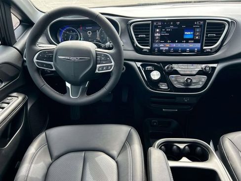 New 2026 Chrysler Voyager LX FWD image 14