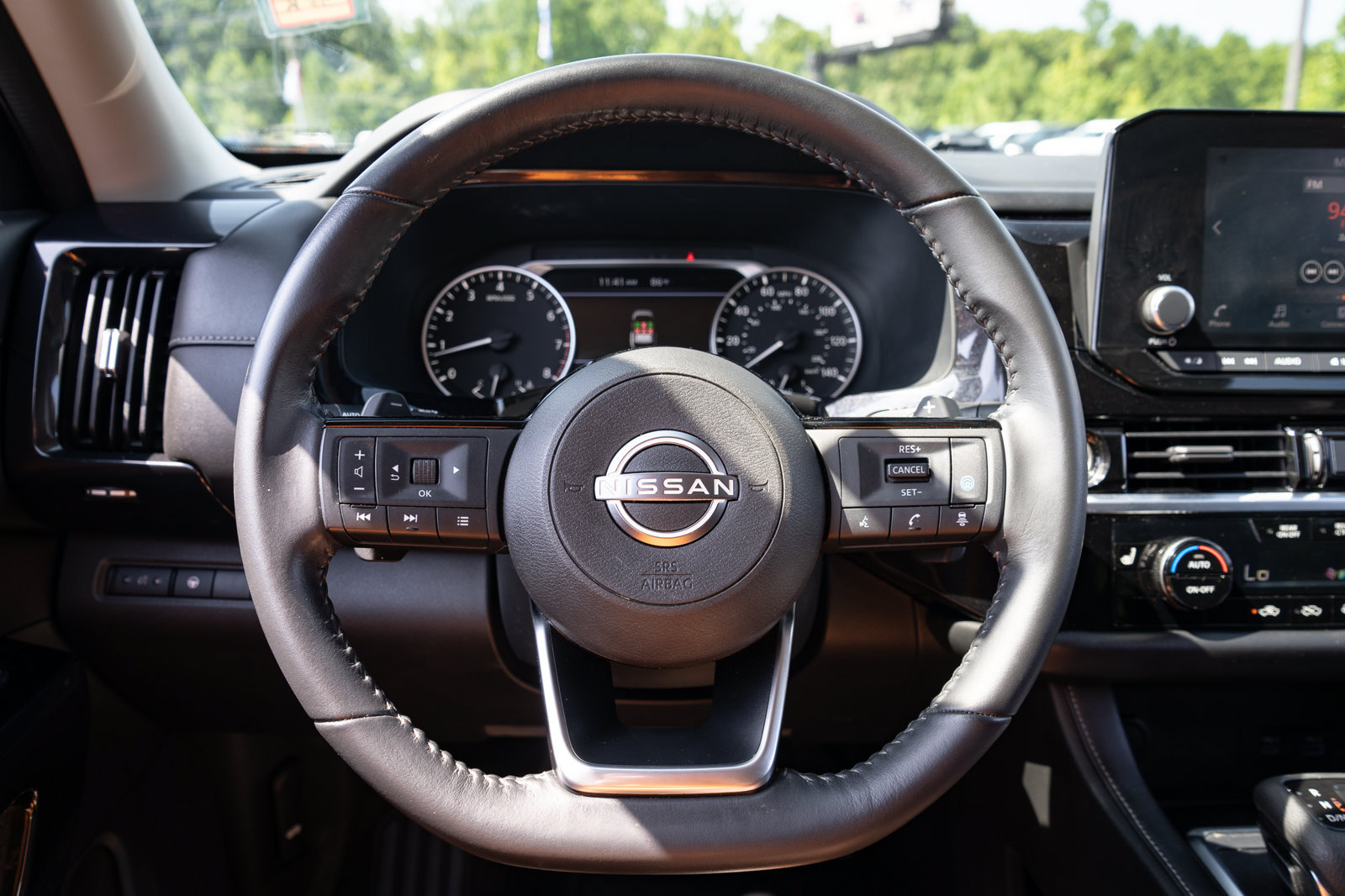 Used 2022 Nissan Pathfinder SV FWD image 29