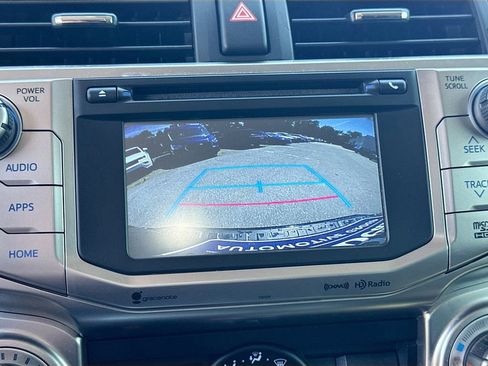Used 2018 Toyota 4Runner SR5 AWD/4WD image 14