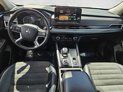 Used 2024 Mitsubishi Outlander SE FWD image 16