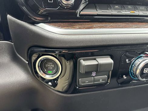 New 2026 GMC Sierra 1500 SLE w/ Preferred Package AWD/4WD image 15