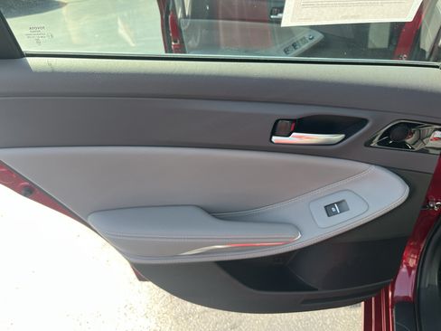 Used 2020 Toyota Avalon XLE w/ Moonroof Package FWD image 32