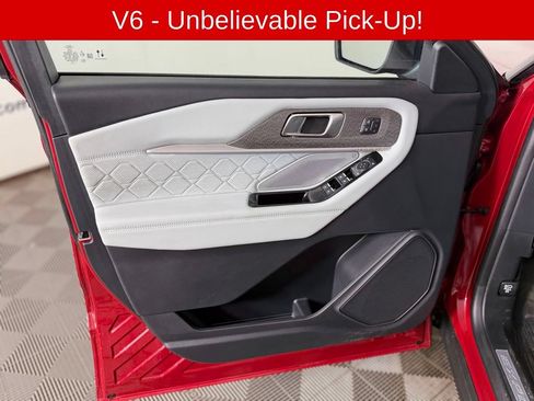 Used 2025 Ford Explorer Platinum w/ Ultimate Package AWD/4WD image 12
