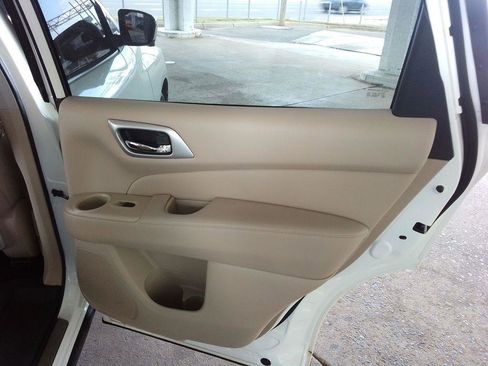 Used 2019 Nissan Pathfinder SL w/ SL Premium Package FWD image 26